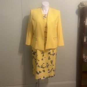 Women’s Dress Suiting